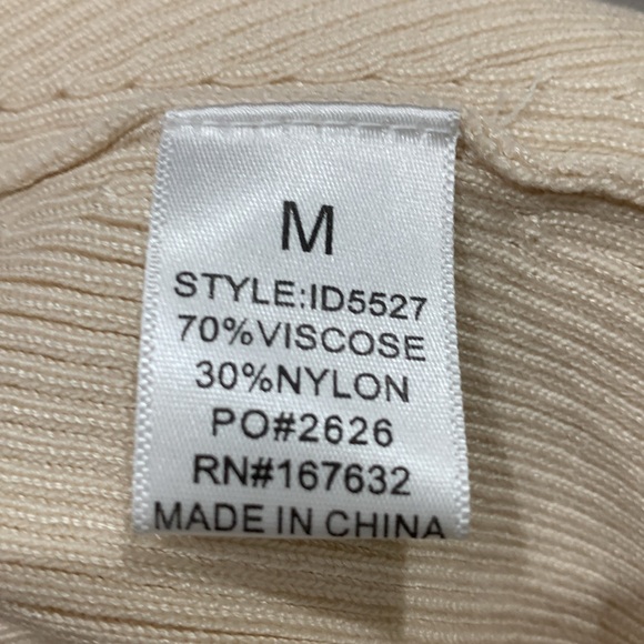 Fitted dress - Picture 9 of 9